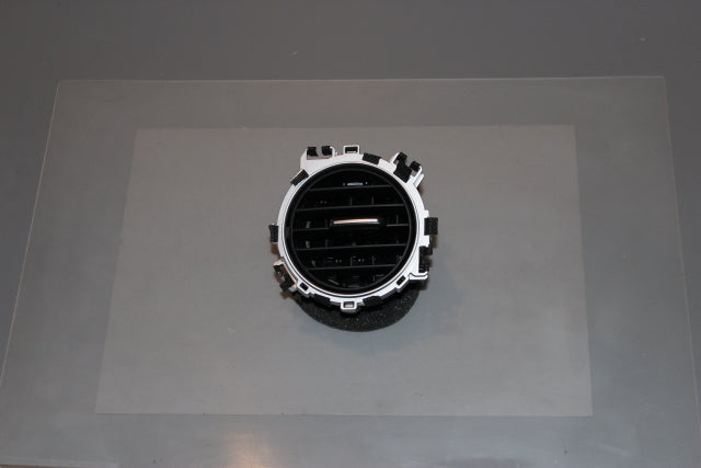 Hyundai i10 Dashboard Airvent Drivers Side (2016)