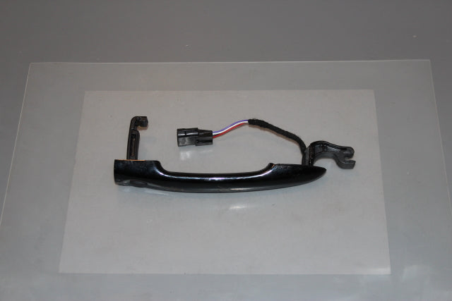 Renault Clio Door Handle Outer Front Drivers Side (2016)