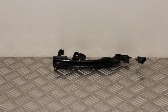Renault Clio Door Handle Outer Front Passengers Side (2016)