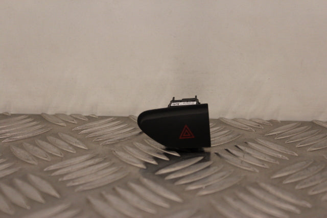 Renault Clio Hazard Switch (2016)