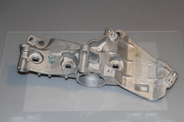 Nissan Qashqai Alternator Support Bracket 