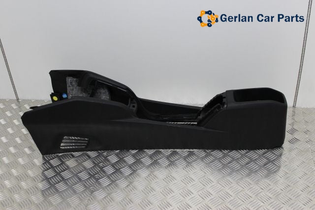 Peugeot 208 Center Console (2014)