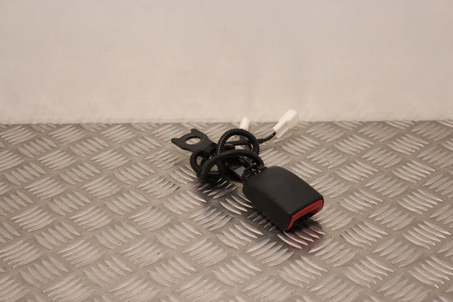 Toyota Auris Seat Belt Buckle Lock Front Passengers Side 