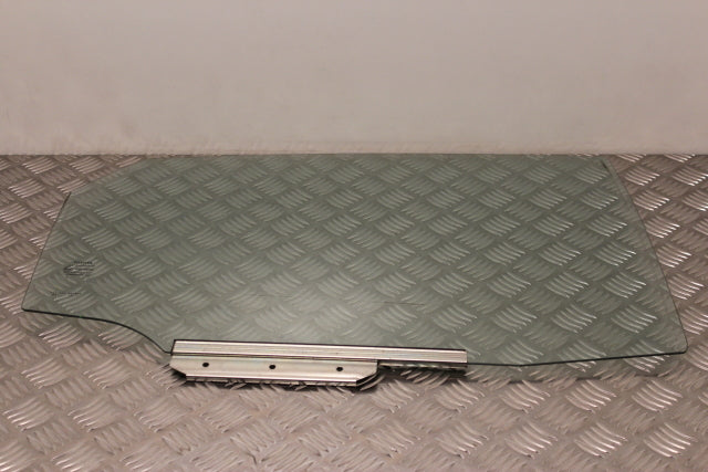 Toyota Auris Door Window Glass Rear Drivers Side 