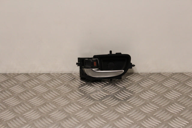 Toyota Auris Door Handle Inner Front Passengers Side 