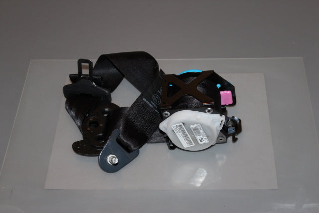 Citroen Picasso C4 Seat Belt Rear Drivers Side (2015)
