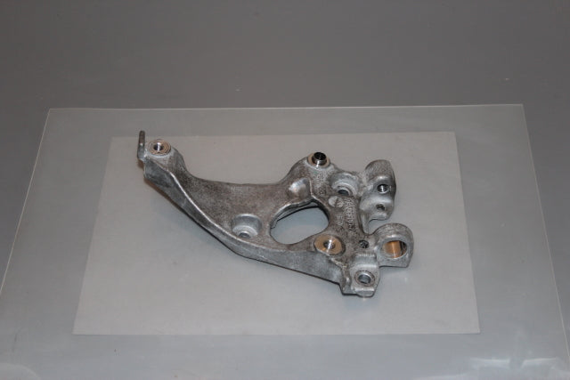 Citroen Picasso C4 Air Conditioning Pump and Alternator Support Bracket 