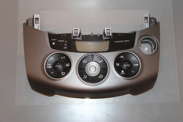 Toyota Rav4 Heater Control Switch (2007) - 1