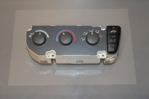 Honda CRV Heater Control Switch (2001) - 1