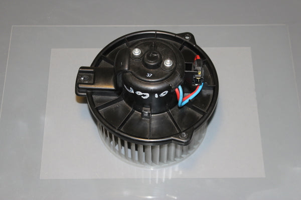 Toyota Corolla Heater Blower Motor (2001) - 1