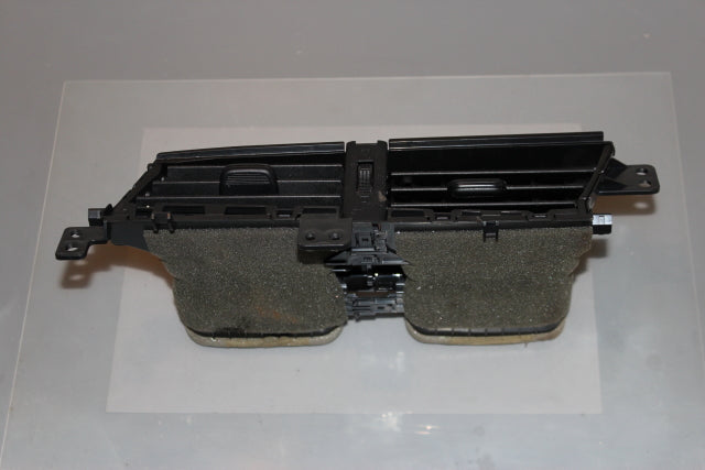 Toyota Yaris Dashboard Airvent Center (2012)