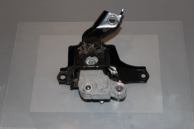 Toyota Yaris Engine Mounting Drivers Side (2012)