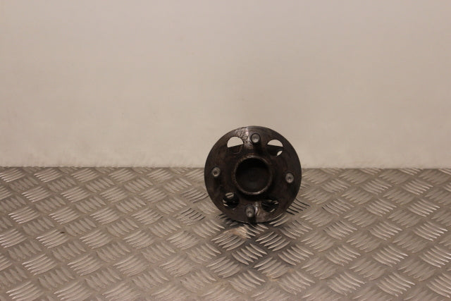 Toyota Yaris Hub with Bearing Rear Drivers Side (2012)