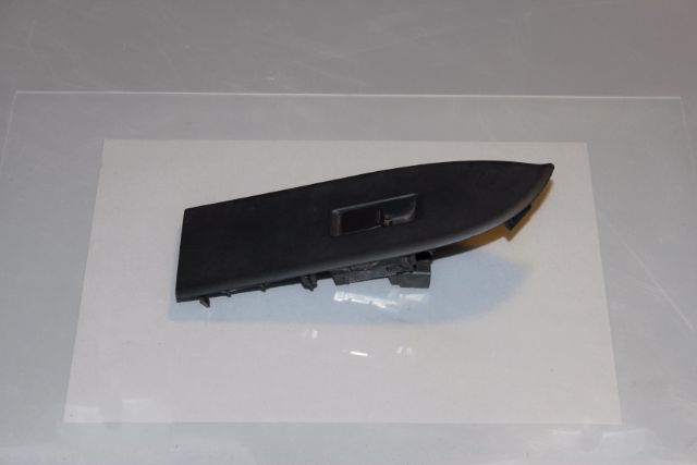 Suzuki Grand Vitara Window Switch Rear Passengers Side 