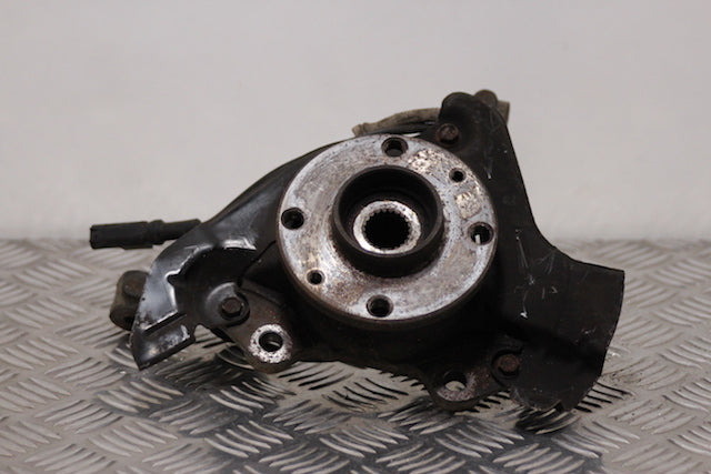 Fiat Stilo Stub Axle with Hub and Bearing Front Passengers Side 
