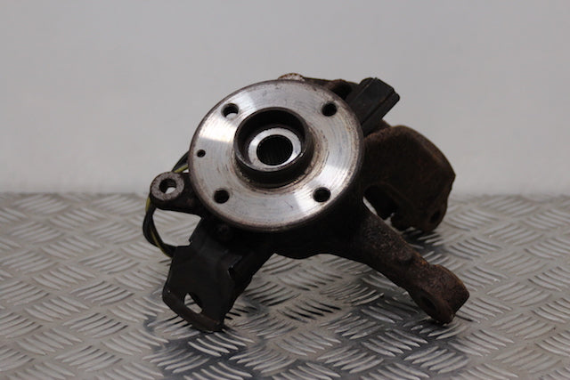 Citroen C1 Stub Axle with Hub and Bearing Front Passengers Side 