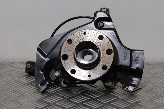 Fiat Punto Stub Axle with Hub and Bearing Front Passengers Side 