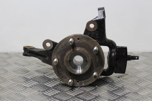Hyundai i30 Stub Axle with Hub and Bearing Front Passengers Side (2010) - 1