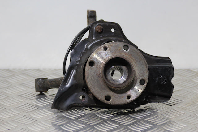 Fiat Punto Stub Axle with Hub and Bearing Front Passengers Side 