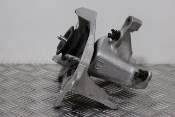 Nissan Qashqai Gearbox Mounting (2020) - 1