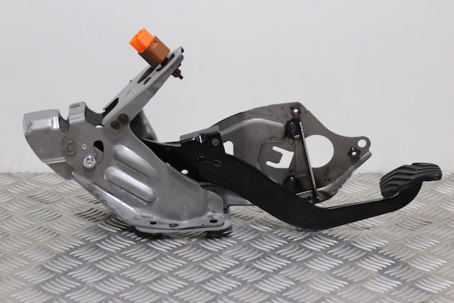 Nissan Qashqai Brake Pedal 
