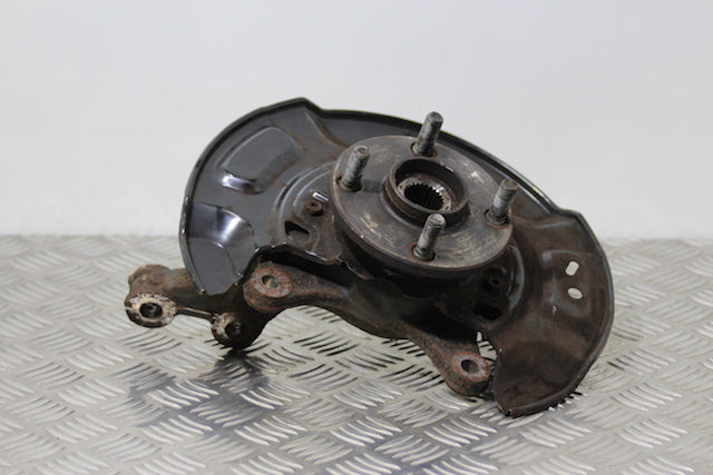 Toyota Yaris Stub Axle with Hub and Bearing Front Passengers Side 