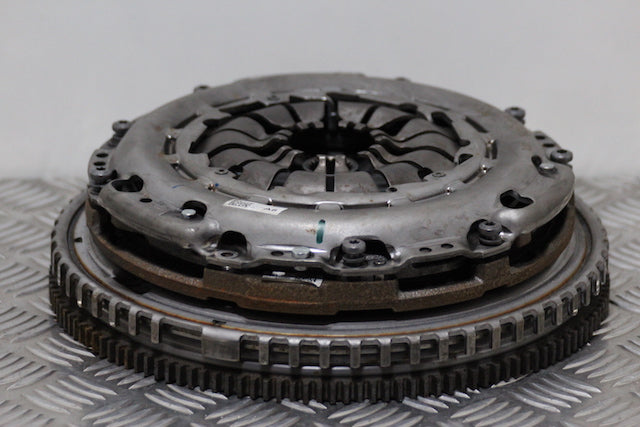 Nissan Qashqai Flywheel complete with Clutch 