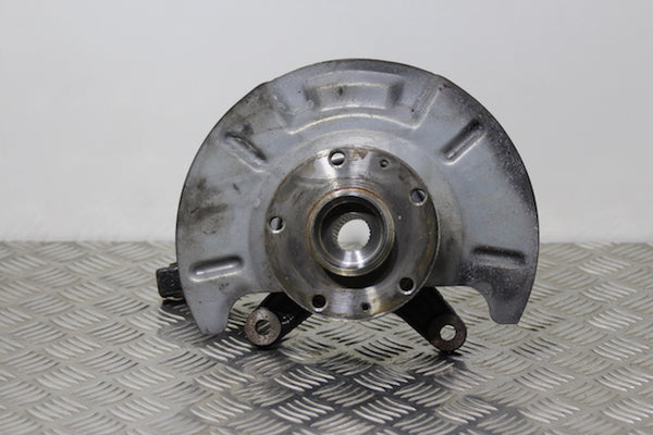 Suzuki SX4 Stub Axle with Hub and Bearing Front Passengers Side (2009) - 1