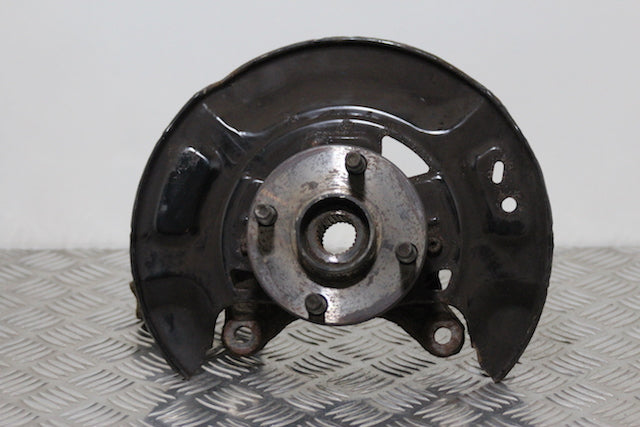 Toyota Yaris Stub Axle with Hub and Bearing Front Passengers Side 