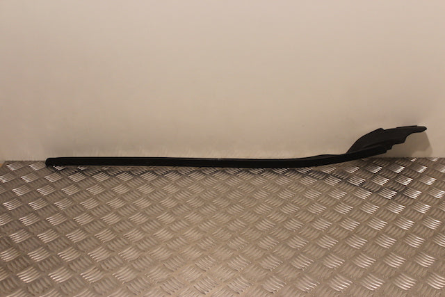 Volvo V40 Windscreen Moulding R 