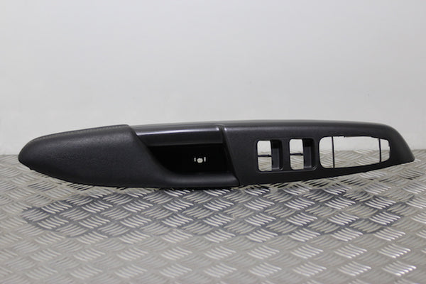 Kia Sportage Door Armrest Front Drivers Side (2016) - 1