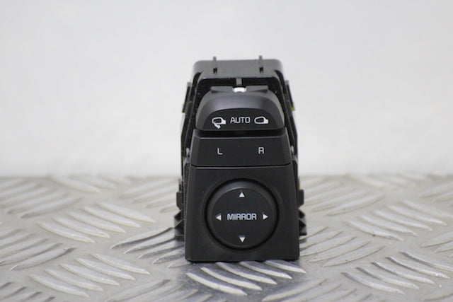 Kia Sportage Door Mirror Control Switch 