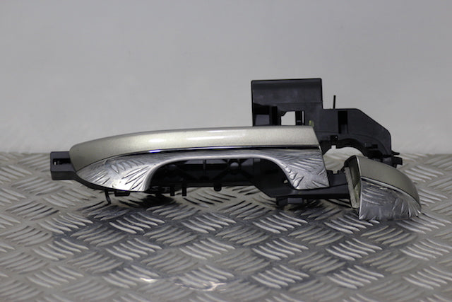 Kia Sportage Door Handle Outer Front Drivers Side 