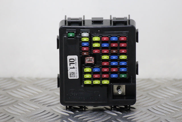 Kia Sportage Fuse Box Front Passengers Side 