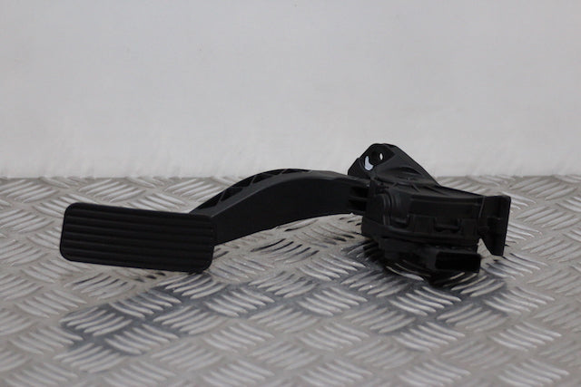 Opel Insignia Accelerator Throttle Pedal 