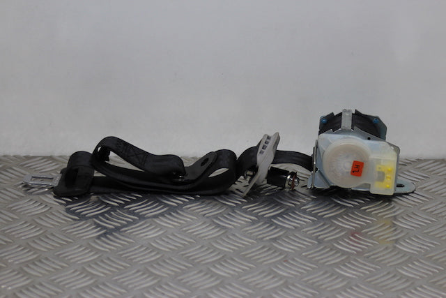 Hyundai i20 Seat Belt Rear Passengers Side 