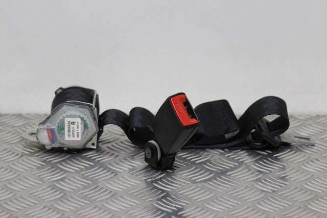 Hyundai i20 Seat Belt Rear Centre (2012) - Part photo