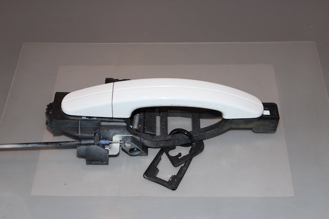 Ford Kuga Door Handle Outer Front Passengers Side (2016)