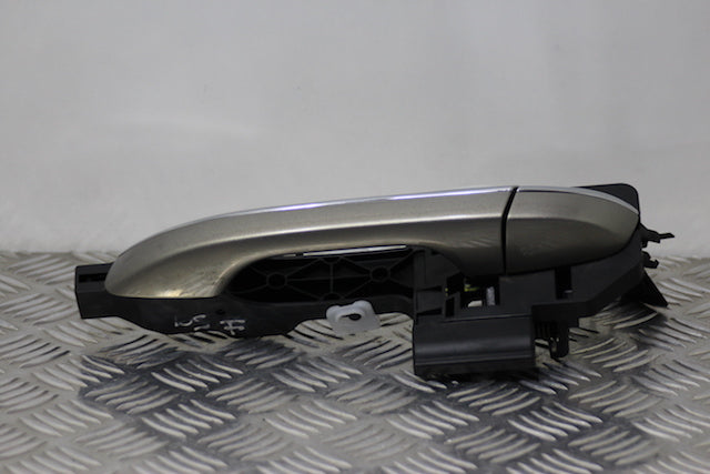 Kia Sportage Door Handle Outer Front Passengers Side (2016)
