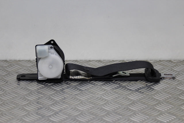 Toyota Auris Seat Belt Rear Passengers Side 