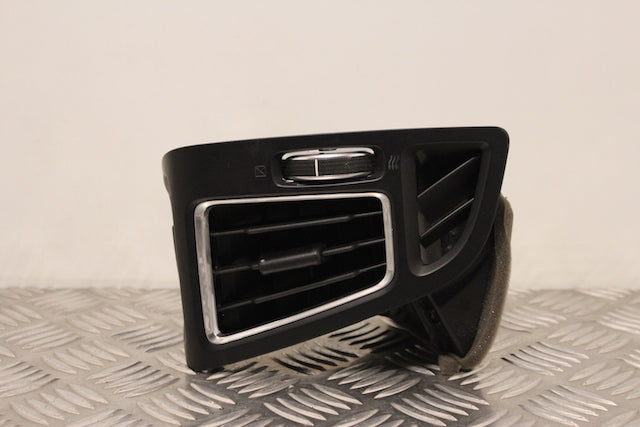 Ford Kuga Dashboard Airvent Passengers Side 