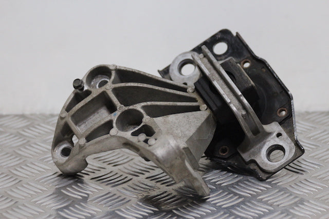 Nissan Qashqai Engine Mounting Drivers Side 