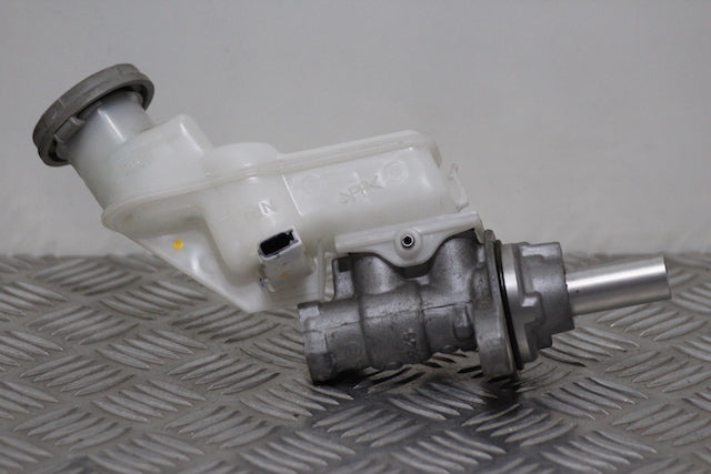 Volkswagen Polo Brake Master Cylinder 