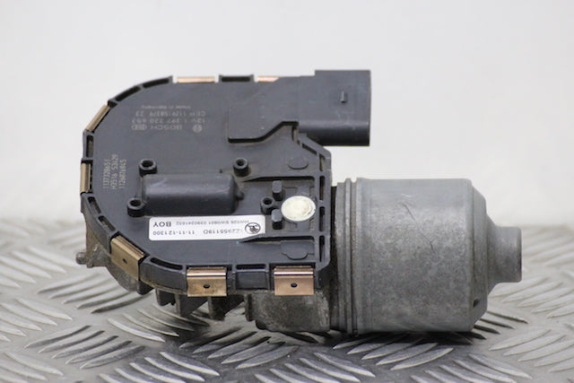 Skoda Octavia Wiper Motor Front (2012) genuine OEM used part - CarBreakers.ie