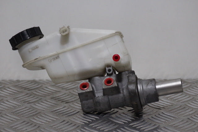 Toyota Yaris Brake Master Cylinder 