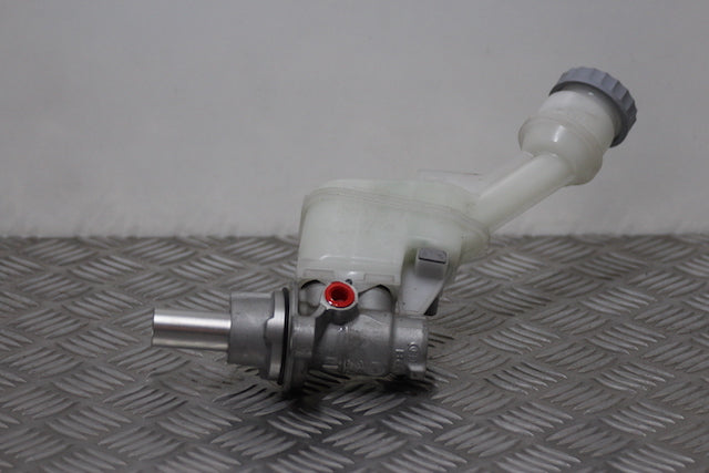Suzuki Swift Brake Master Cylinder 