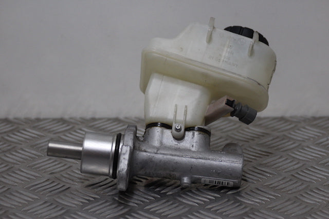 Opel Vectra Brake Master Cylinder (2009)