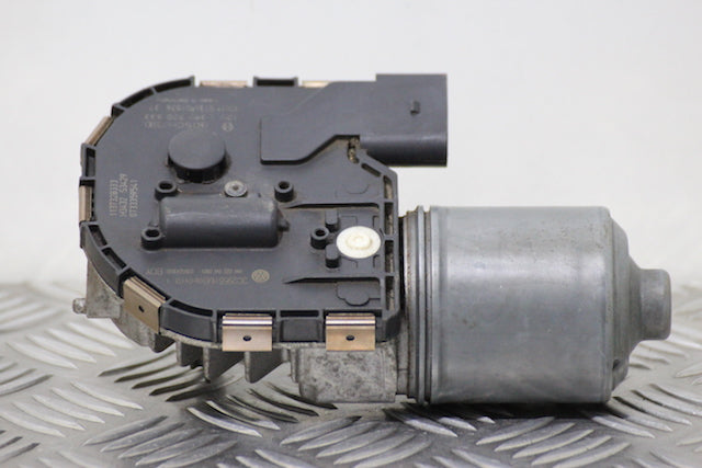 Volkswagen Passat Wiper Motor Front (2009) genuine OEM used part - CarBreakers.ie