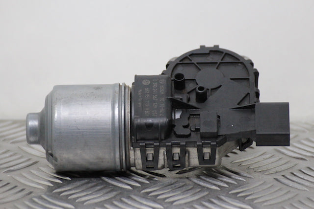Volkswagen Polo Wiper Motor Front (2012) genuine OEM used part - CarBreakers.ie