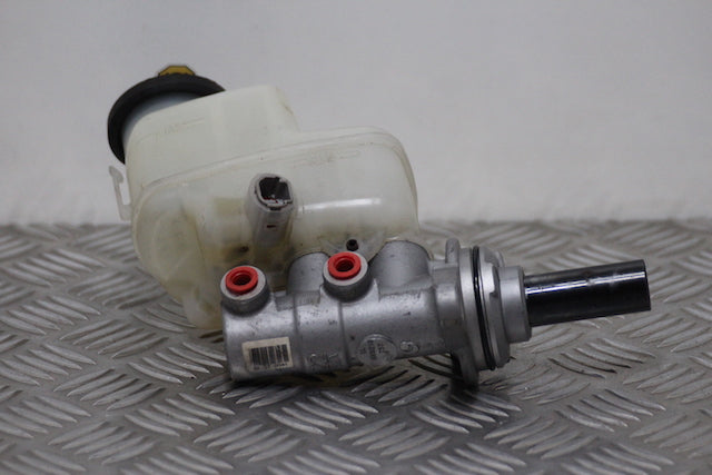 Toyota Rav4 Brake Master Cylinder 